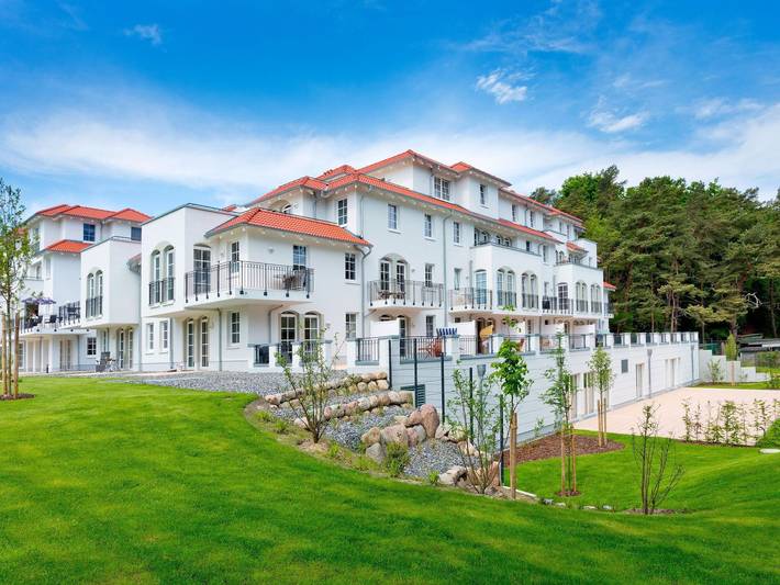 Ferienwohnung für 3 Personen, mit Balkon und Whirlpool sowie Pool und Sauna, mit Haustier in Baabe - 2