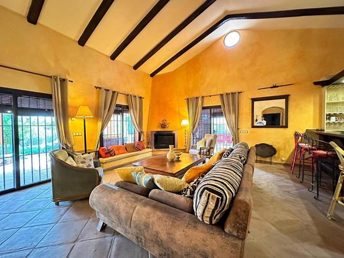 Casa rural para 13 personas, con piscina además de jacuzzi y jardín en Archidona - 3