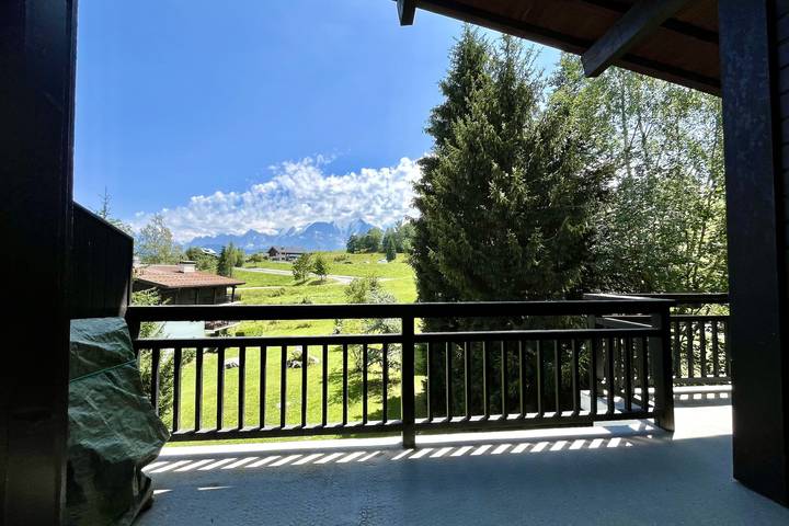 Ganze Wohnung, Ski-in/ski-out apartment with balcony in Combloux in Combloux, Pays du Mont-Blanc
