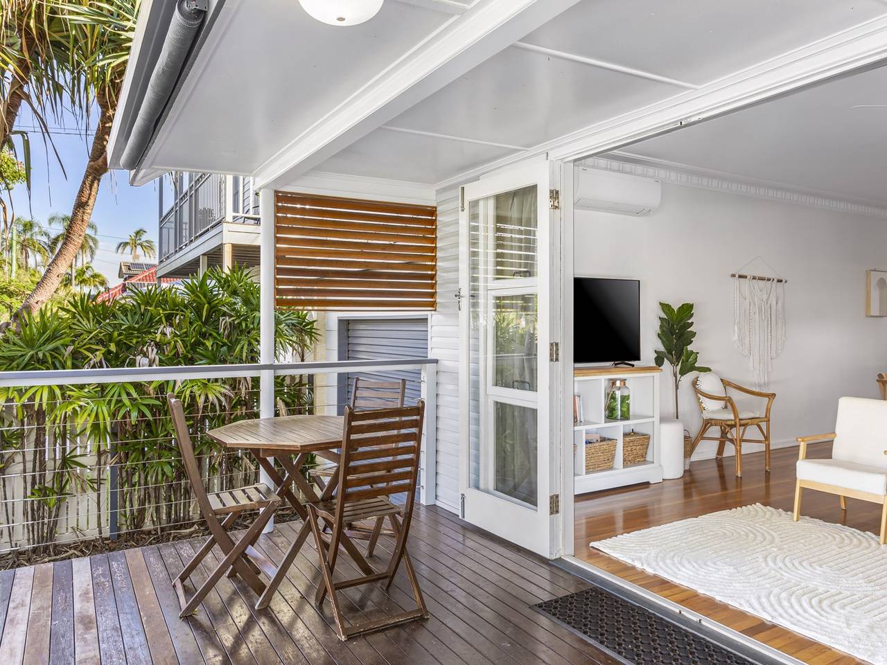 Ganze Wohnung, 3-Bett-Familienhaus am Strand mit Parkplatz und Veranda in Brisbane, Moreton Bay