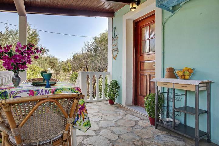 Last minute apartment for 2 people, with Balcony and Garden in Zakynthos