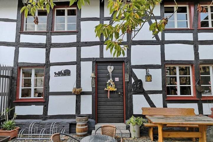 Ferienhaus für 6 Personen, mit Garten in Woffelsbach
