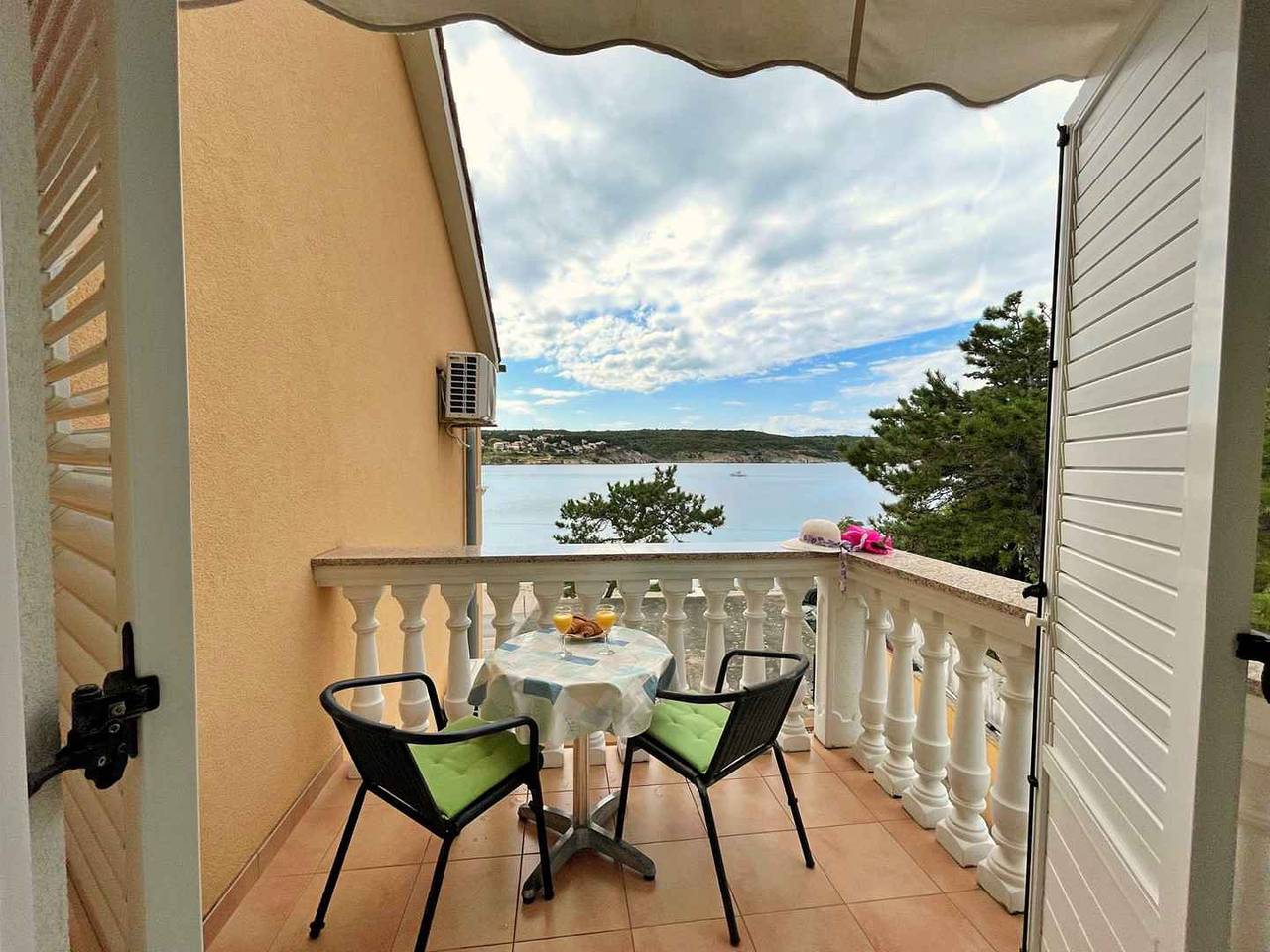 Ganze Ferienwohnung, Ferienwohnung mit Klimaanlage und Meerblick in Silo (Krk), Krk