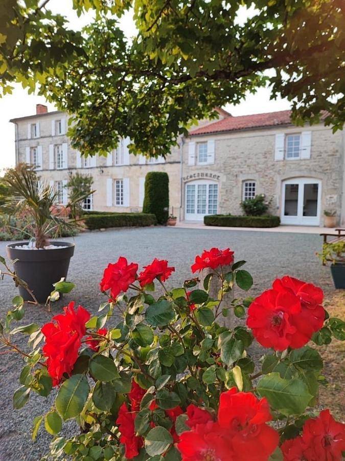 Family Suite - 25m2 in Tonnay-Boutonne, Région de Saint-Jean-d'Angély