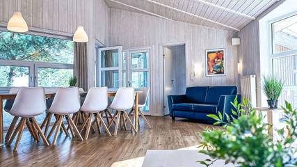 Ferienhaus für 10 Personen, mit Sauna und Garten sowie Whirlpool und Pool in der Lübecker Bucht