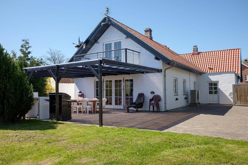 Geräumiges Ferienhaus mit 240 m² auf privatem, geschlossenem Grundstück – ideal für Familien in Rønde, Süddjursland