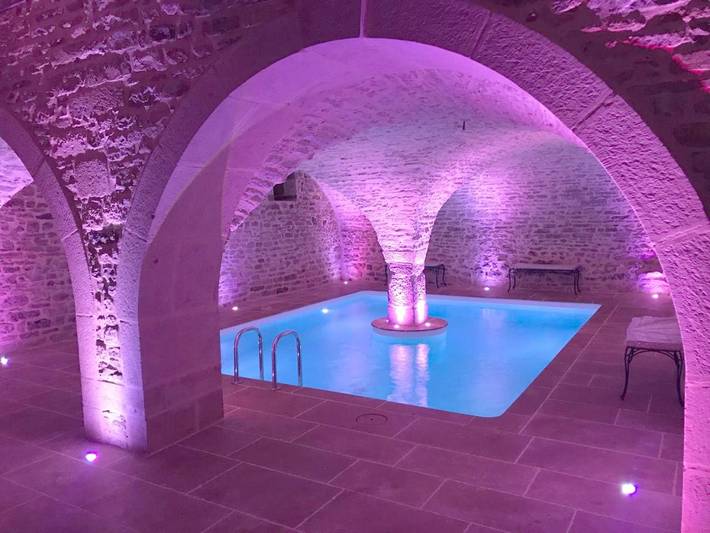 Chambre d’hôte pour 6 personnes, avec Terrasse et Piscine ainsi que Sauna et Vue