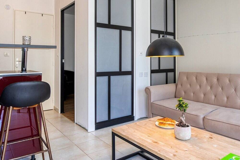 Apartamento entero, Apartamento-Baño Privado in Étampes, Essonne