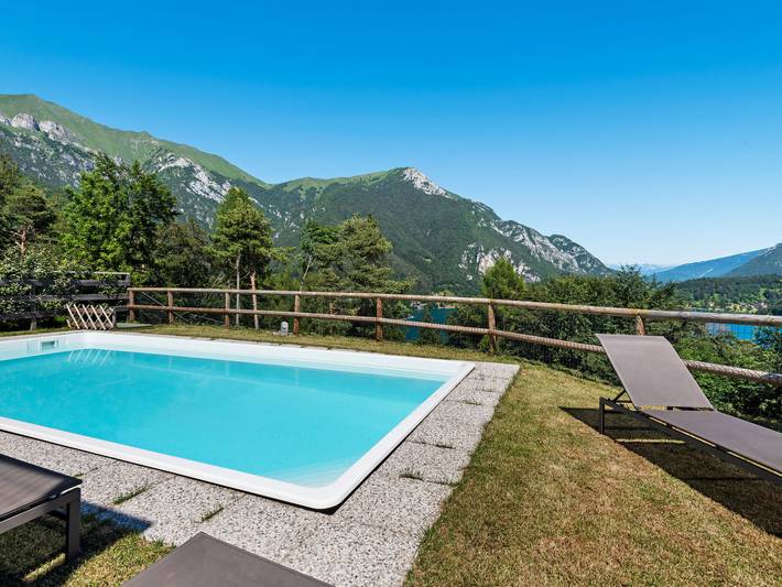 Ferienhaus für 6 Personen, mit Balkon/Terrasse und Balkon sowie Terrasse und Garten am Ledrosee - 2