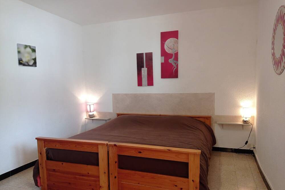 Appartement entier, Appartement 2 chambres, piscine , vue montagne, mer et Espagne a 15 minutes in Laroque-des-Albères, Côte méditerranéenne (France)