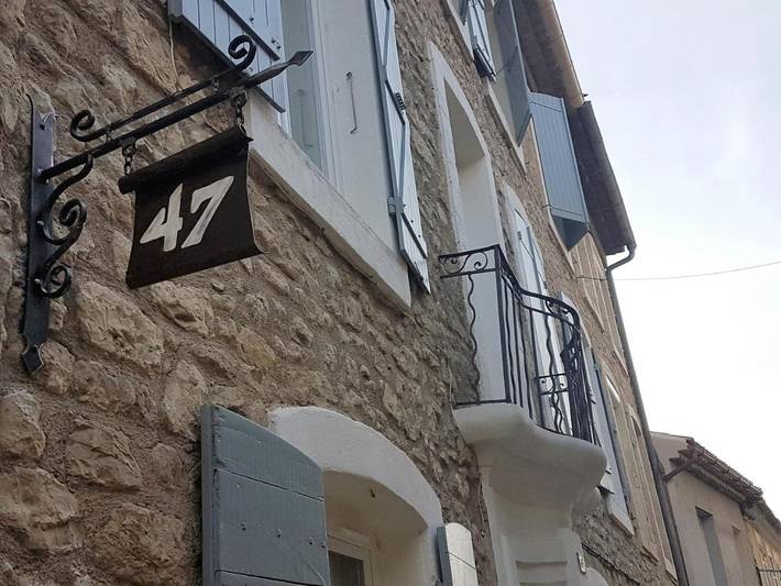 Gîte pour 2 personnes, avec balcon et vue à Beaumont-de-Pertuis