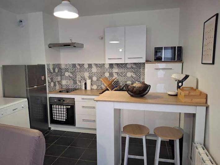Location de vacances pour 2 personnes, avec Piscine à Meyzieu