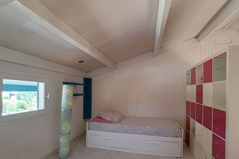 Atypical, bright house on the edge of a forest, ideal for a large family. in Sanguinet, Côte d’Argent