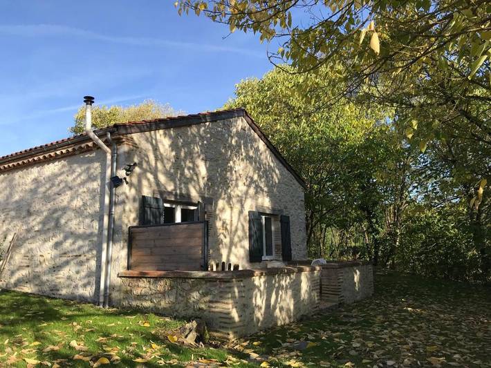 Location de vacances pour 2 personnes, avec jardin et piscine à Pujols