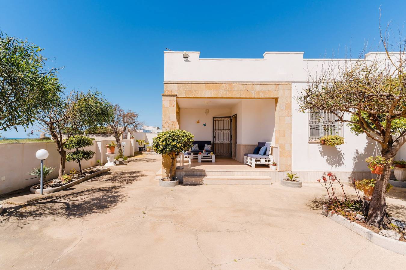 Villa 'Fronte Mare Raffaele' con vistas al mar, terraza privada y aire acondicionado in Porto Cesareo, Golfo de Tarento