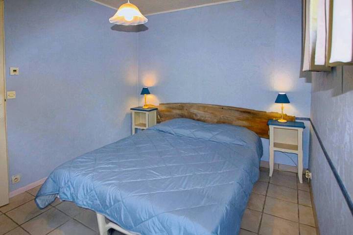 Location de vacances pour 3 personnes, avec piscine et jardin à Saint-Martin-d'Août - 2