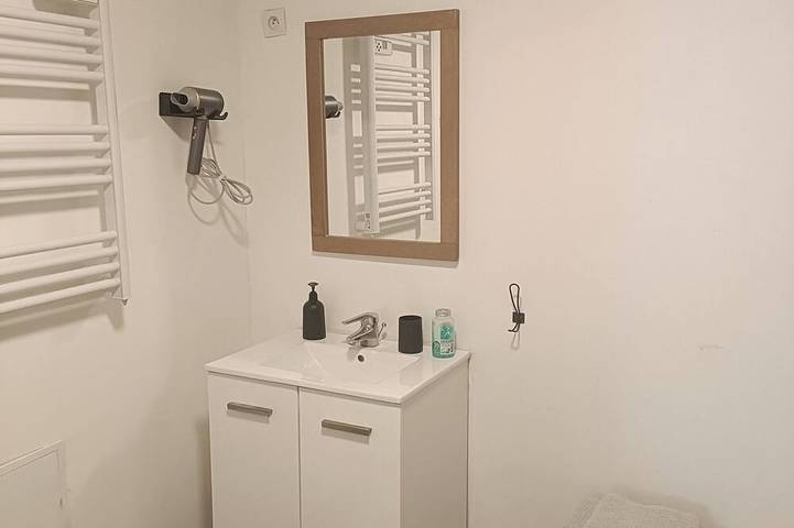 Gîte pour 2 personnes, avec terrasse dans Nantua - 3