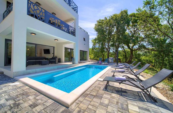Villa für 8 Personen, mit Pool und Sauna sowie Garten und Whirlpool, kinderfreundlich in Crikvenica - 4
