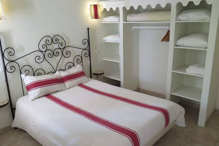 Gîte pour 4 personnes, avec balcon ainsi que jardin et piscine, animaux acceptés à La Bastide-Clairence - 4