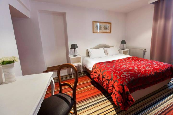 Hôtel pour 2 personnes dans Collegiale Notre Dame - 2