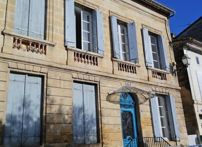 Maison d’hôte pour 2 personnes, avec piscine ainsi que jardin et vue à Castillon-la-Bataille