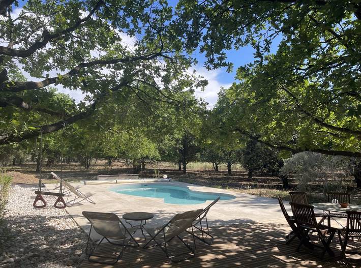 Gîte pour 8 personnes, avec jardin ainsi que terrasse et piscine, animaux acceptés