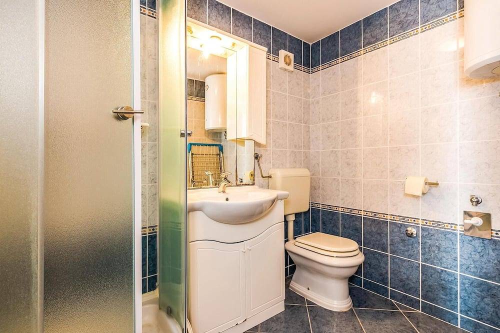 Apartamento entero, Precioso apartamento en Banjol con vistas al mar. in Plaža Padova III, Banjol