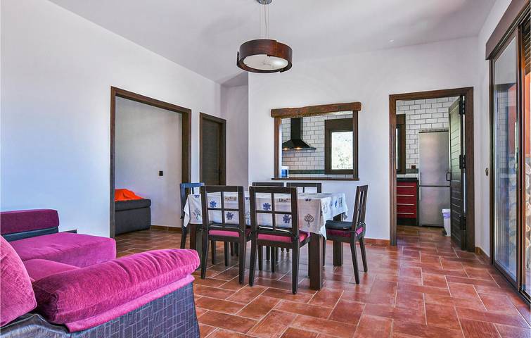 Apartamento con aire acondicionado y terraza junto a la piscina cerca de El Gastor in El Gastor, Pueblos Blancos