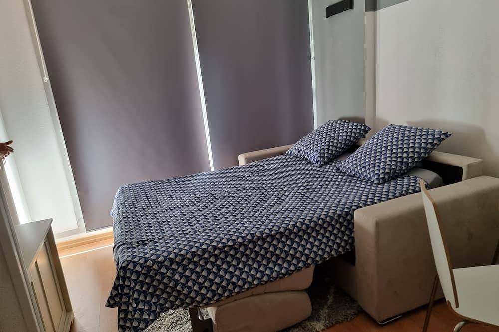 Ganze Wohnung, Studio in Residence with swimming pool and solarium, 5 minutes from the beach in Roquebrune-Cap-Martin, Nizza und Umgebung