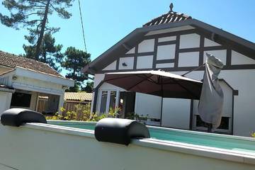 Gîte pour 8 personnes, avec jardin et piscine dans Plage du Betey