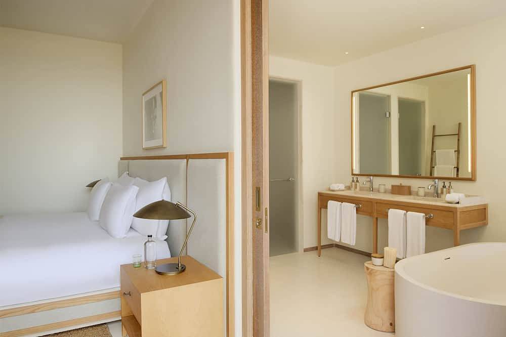 Three Bedroom Residence With Private Pool and Resort Access in Ibiza Stadt, Ibiza Süden