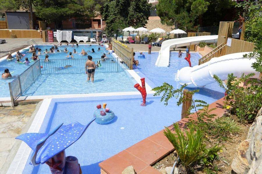 Camping Sènia Cala Canyelles in Font de Sant Llorenç, Lloret de Mar