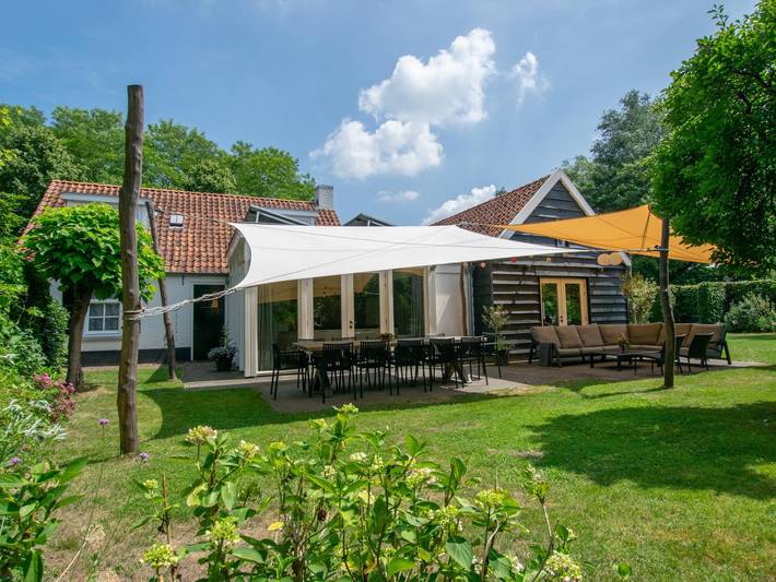 Stilvolles Ferienhaus mit geschlossenem Garten in Oosterhout, Nordbrabant