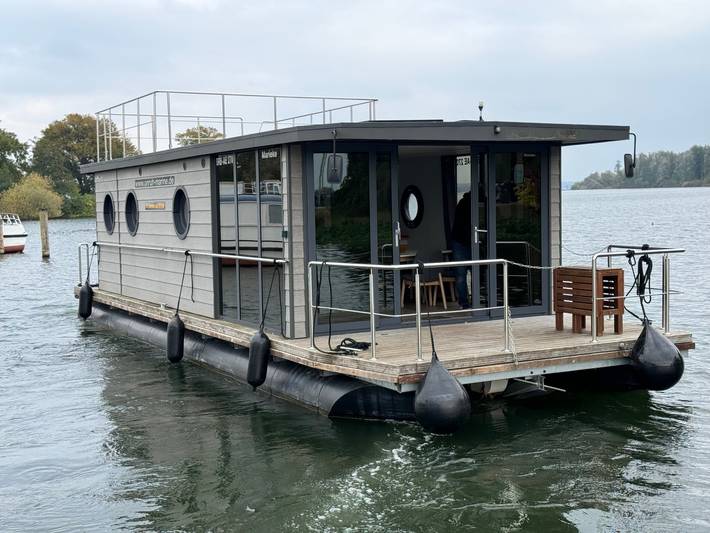 Hausboot für 6 Personen, mit Terrasse, mit Haustier am Schweriner See