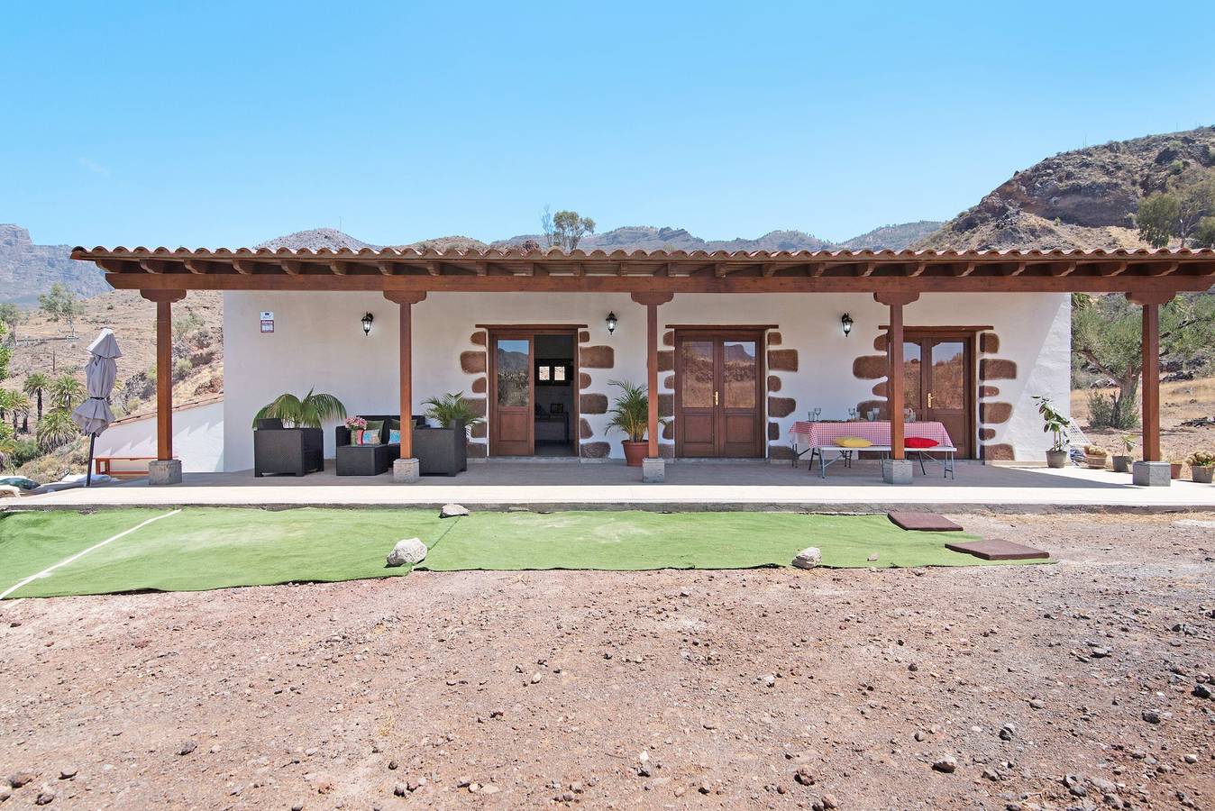 Casa de vacaciones accesible 'El Algarrobero' con vistas a la montaña y piscina privada in Santa Lucía de Tirajana, Gran Canaria Sur
