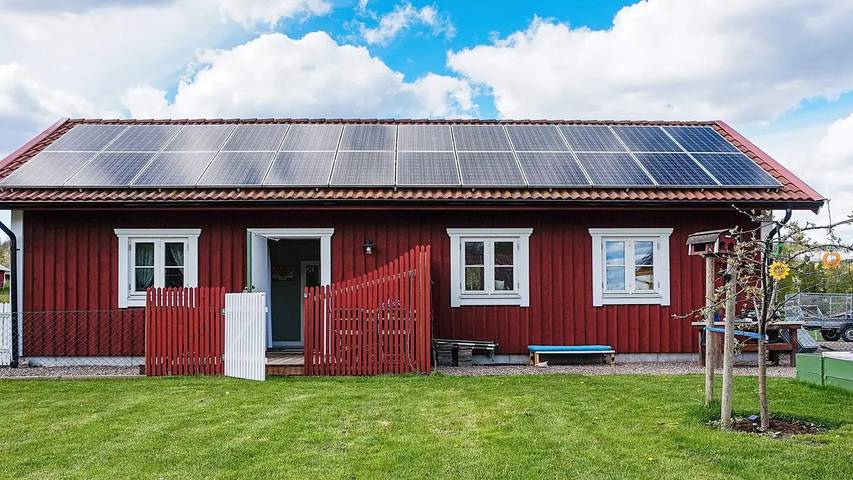 Casa de férias para 3 pessoas, com sauna e jardim em Kinda