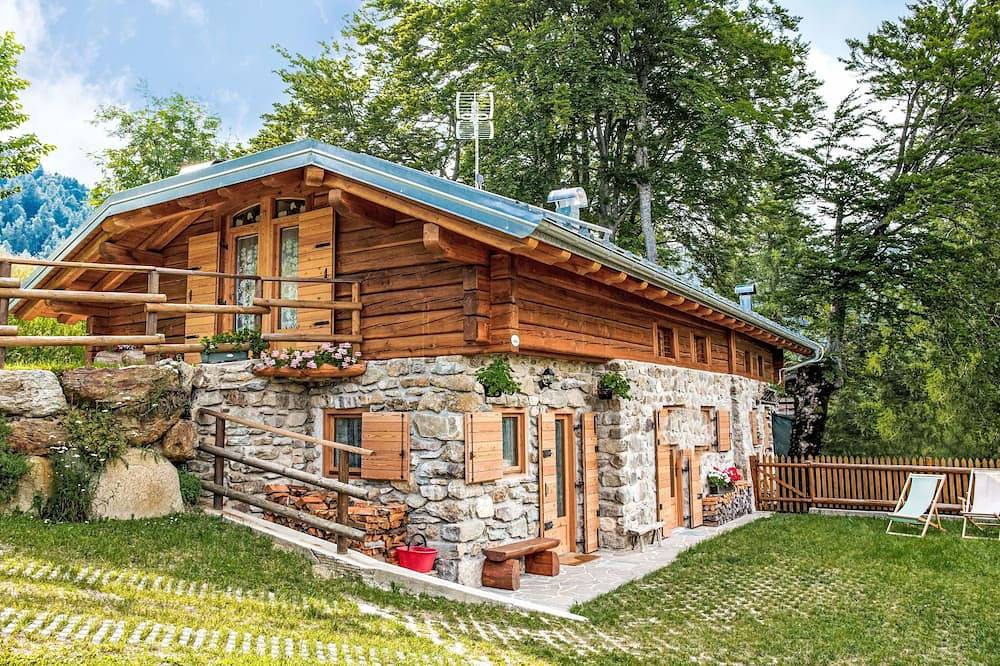 Baita al Compo in Ronchi Valsugana, Valsugana