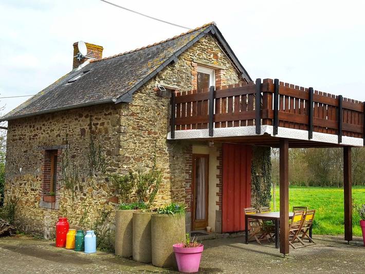 Location de vacances pour 4 personnes, avec Terrasse et Jardin à Cuillé
