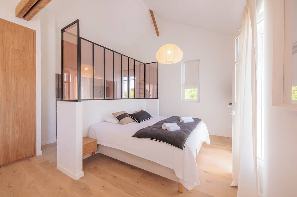 Villa Les Peupliers avec piscine privée et sauna à Royan en bord de mer in Royan, Côte de Beauté