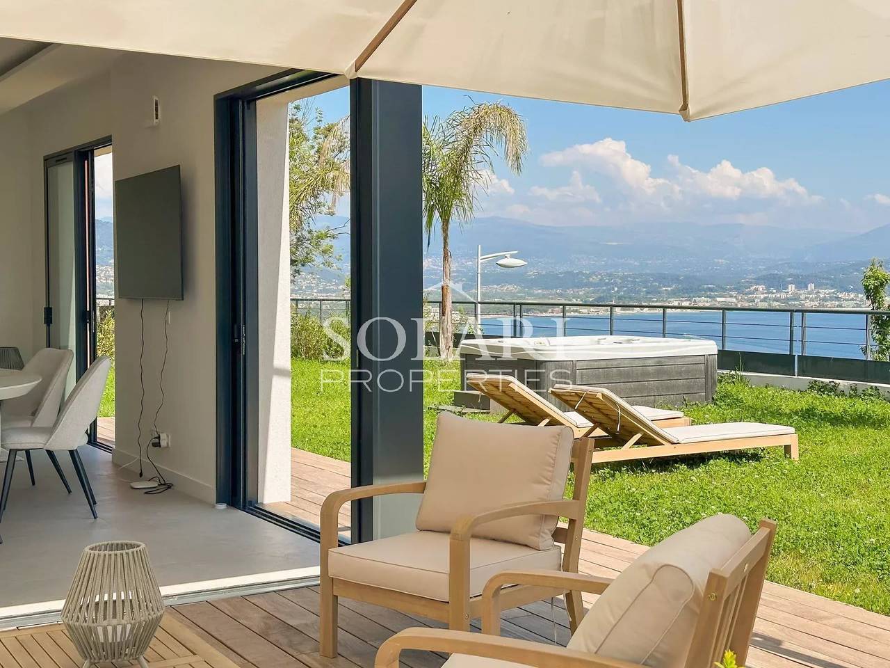 Appartement entier, Appartement de vacances pour 4 personnes avec jardin in Théoule-sur-Mer, Massif de l'Esterel