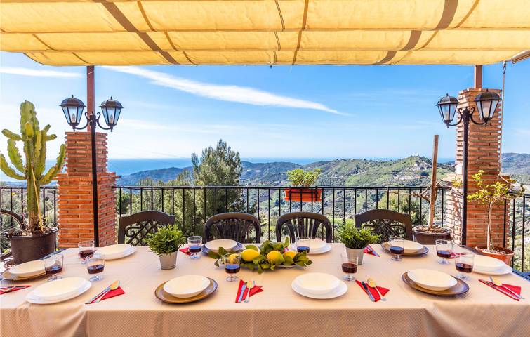 Appartement spacieux avec piscine, parking et terrasse in Frigiliana, Cordillera Penibética