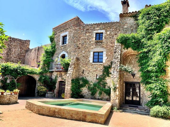 Casa rural para 14 personas, con Balcón y Terraza además de Jardín y Piscina en Capmany