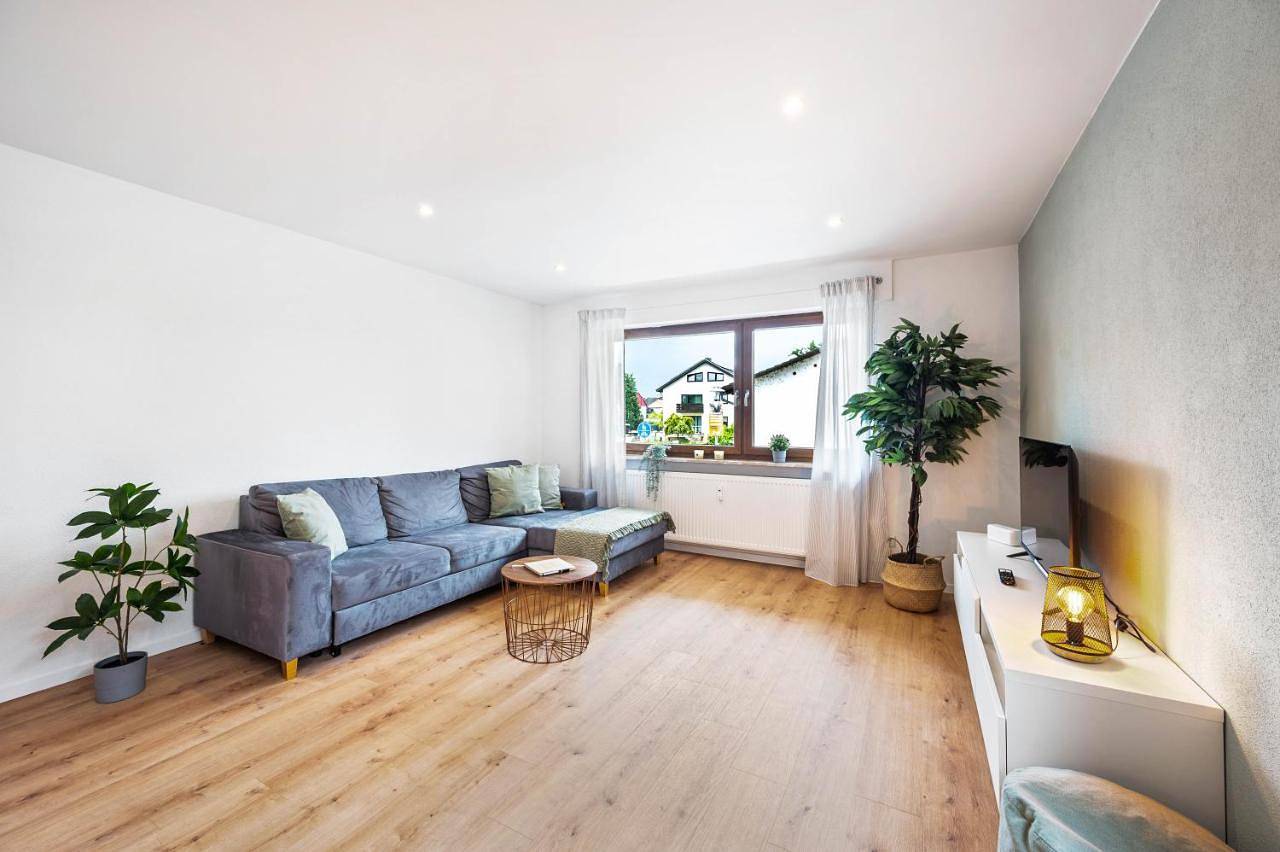 Ganze Wohnung, Two-Bedroom Apartment in Lampertheim, Bergstraße