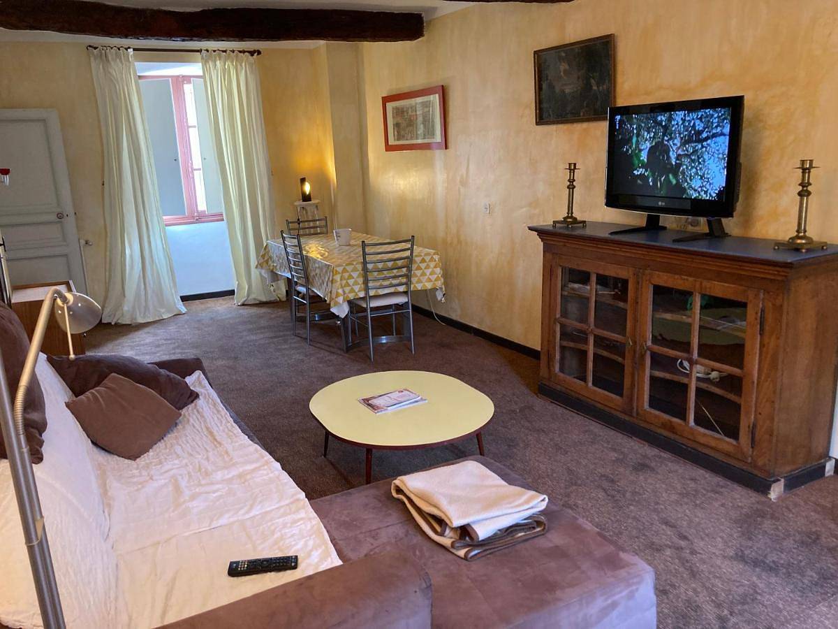 Appartement entier, Charmant appartement dans maison de village in Grasse, Côte méditerranéenne (France)