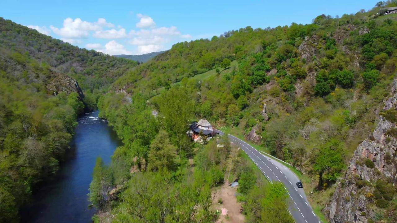 Appartement entier, Studio au bord de la Rivière in Florentin-la-Capelle, Parc naturel régional de l'Aubrac