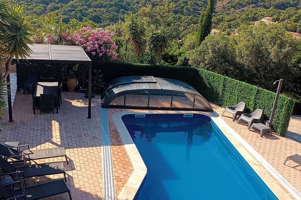 Villa vue mer, piscine chauffée,  3-5 chambres (6-8 p) wifi calme in Rayol-Canadel-sur-Mer, Côte méditerranéenne (France)