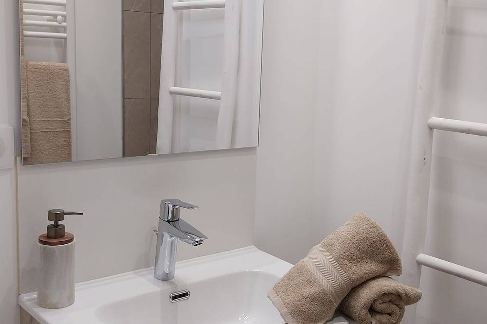 Ganze Wohnung, La Dune Blanche - Apartment - 2 Bedrooms - Sleeps 4 in Merlimont Plage, Merlimont