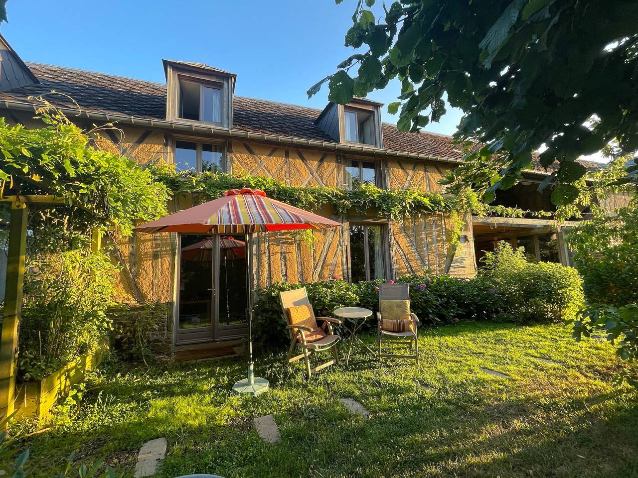 Nomade La Sapience: Characterful Stay in Green Normandy