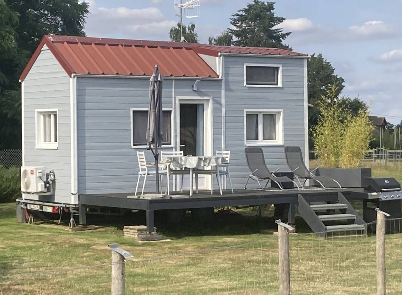 Jolie tiny house au milieu des animaux de la ferme in Buis-sur-Damville, Région d'Évreux