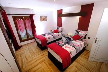 Gîte pour 13 personnes, avec jardin à Arrigny